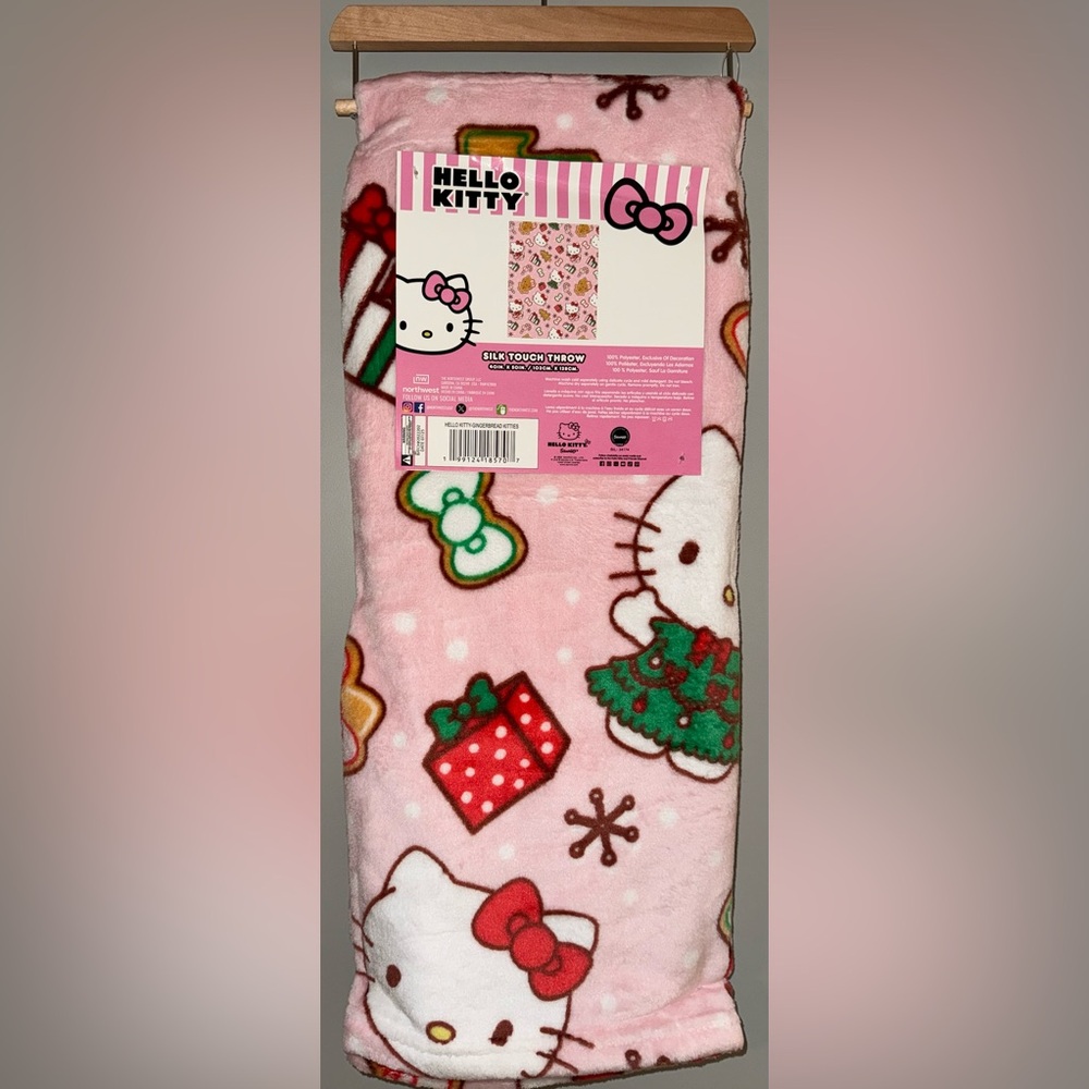Hello Kitty Christmas Blanket🩷